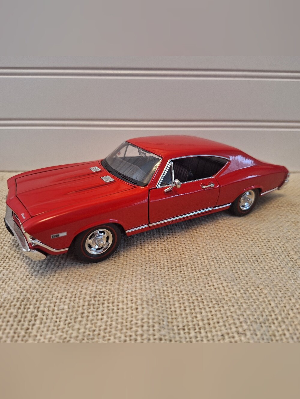 Welly 1968 Chevrolet Chevelle SS-396 Diecast, Model Car. 1/24 Scale